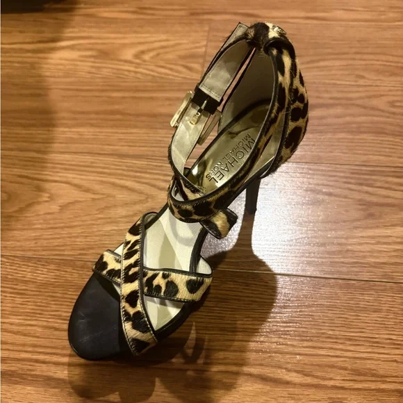 Michael Kors Evie Leopard Heels 6.5 Fur Calf Hair Platform Stiletto 4.25” Y2K - Picture 3 of 6